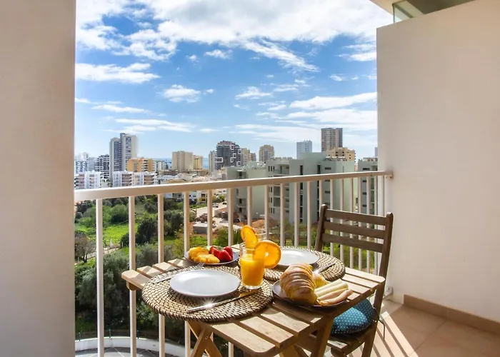 Chill W Pool - Da Rocha Apartman